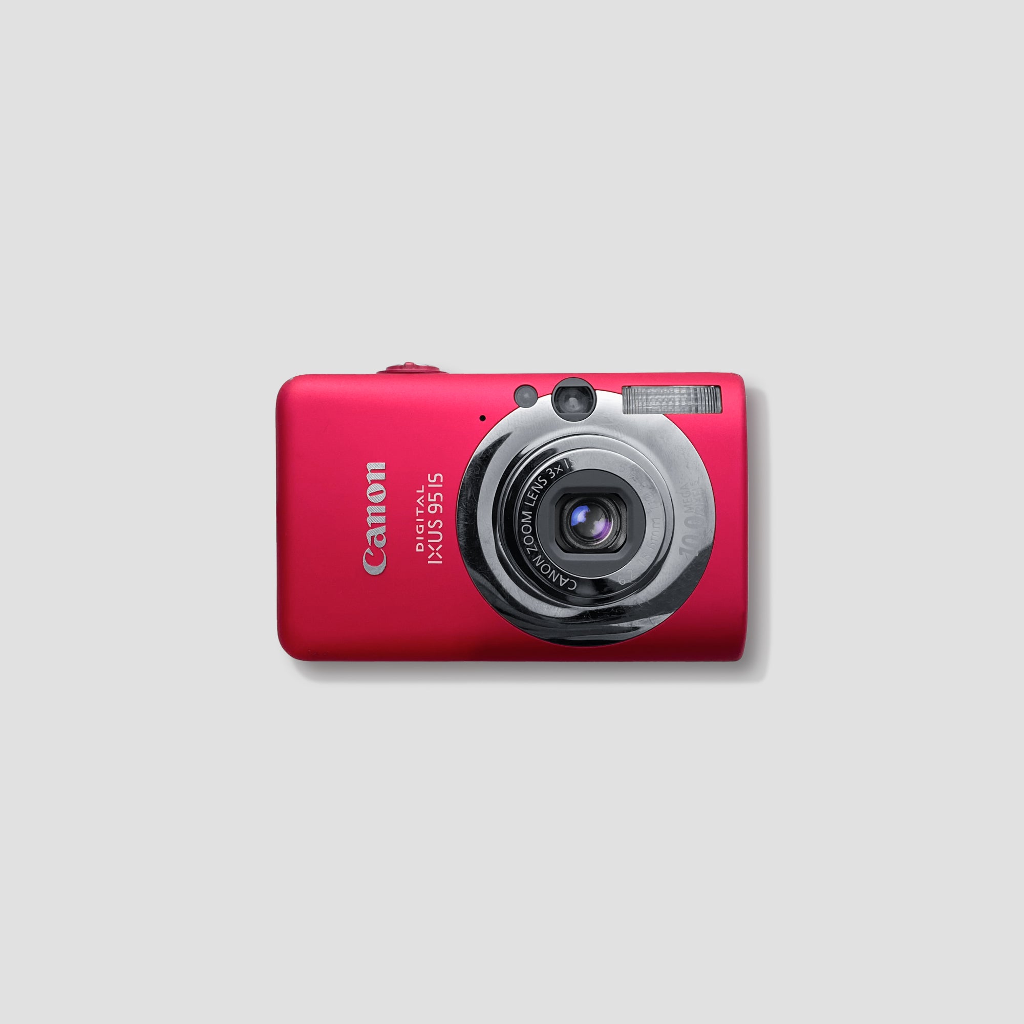 Canon IXUS 95 IS Pink with bright LCD screen for easy photo framing.