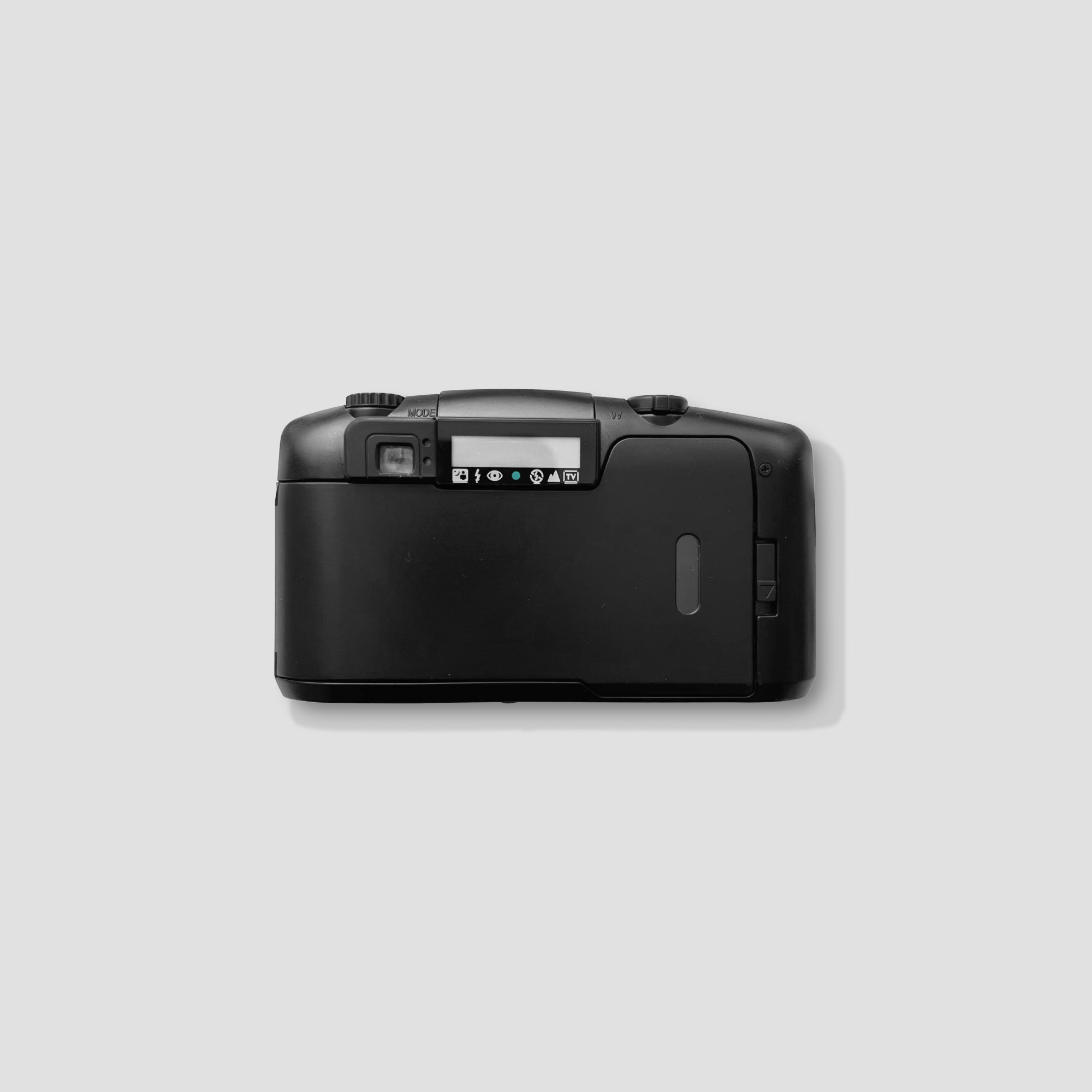 Close-up of the zoom lens on the Konica Z-Up 135 Super for versatile shooting