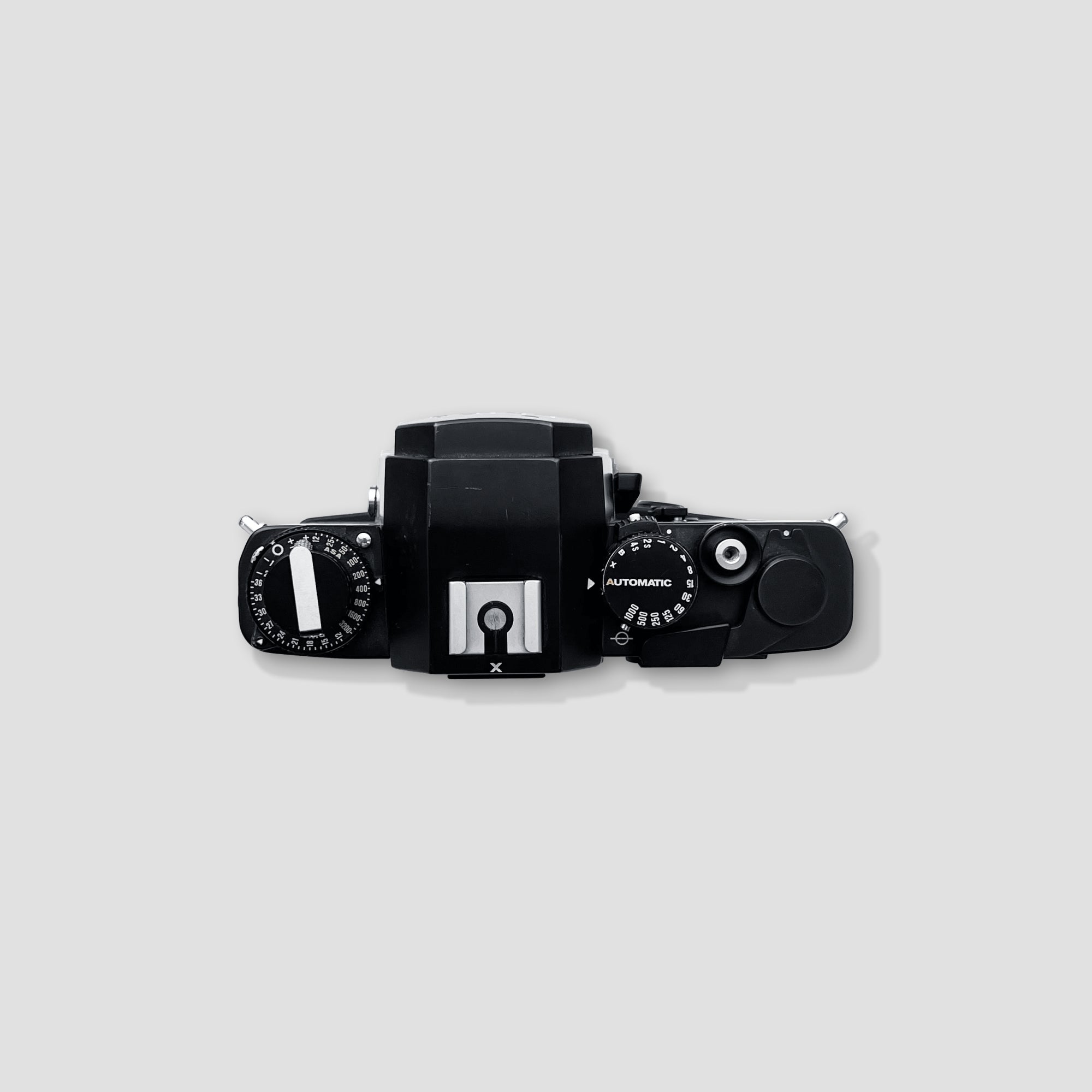Close-up of the Leica R3 lens, highlighting its premium build quality and precision optics.