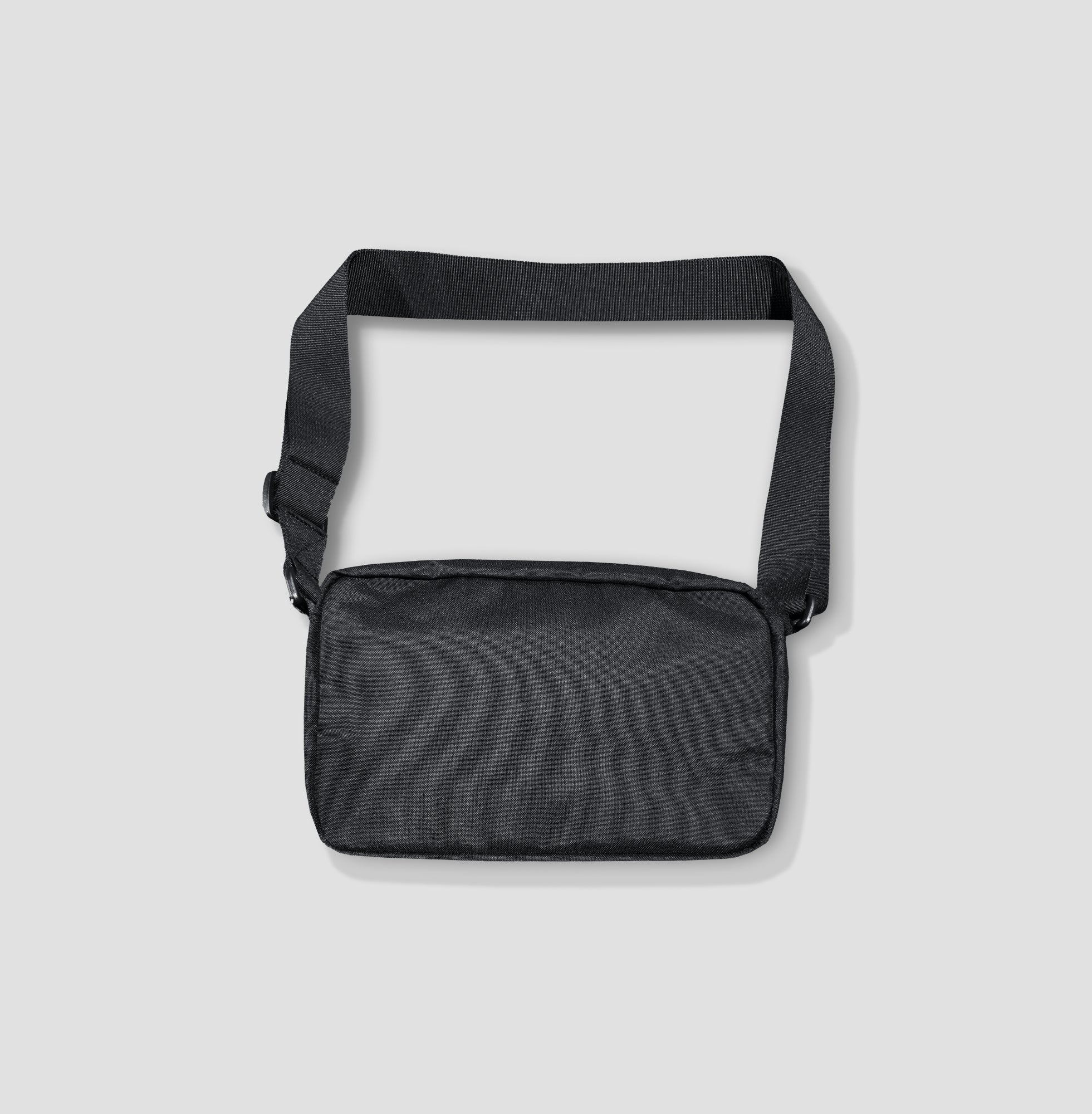 Close-up of the weather-resistant fabric and zipper of the Santa Fe shoulder bag