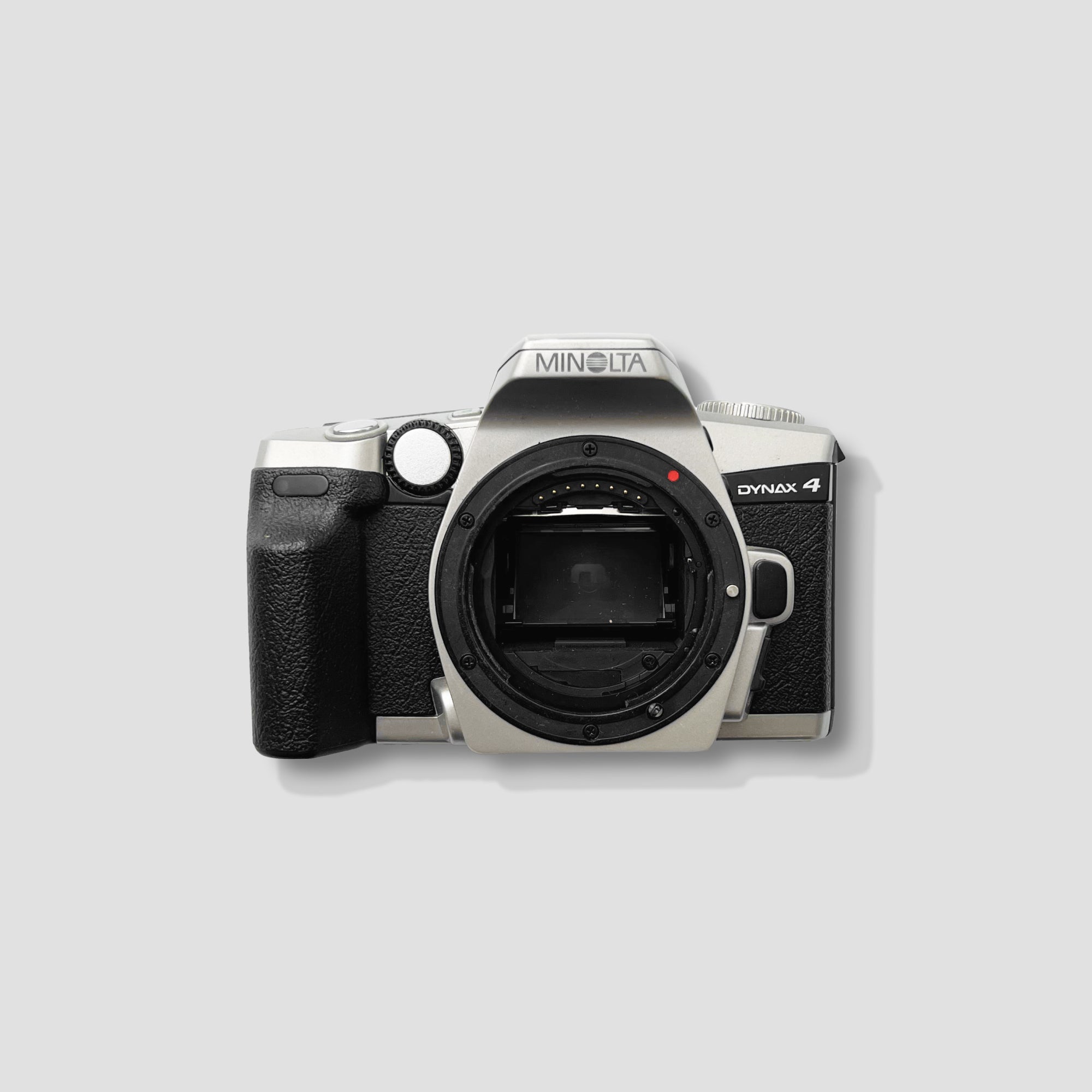 Front view of Minolta Dynax 4 35mm film camera highlighting its compact design