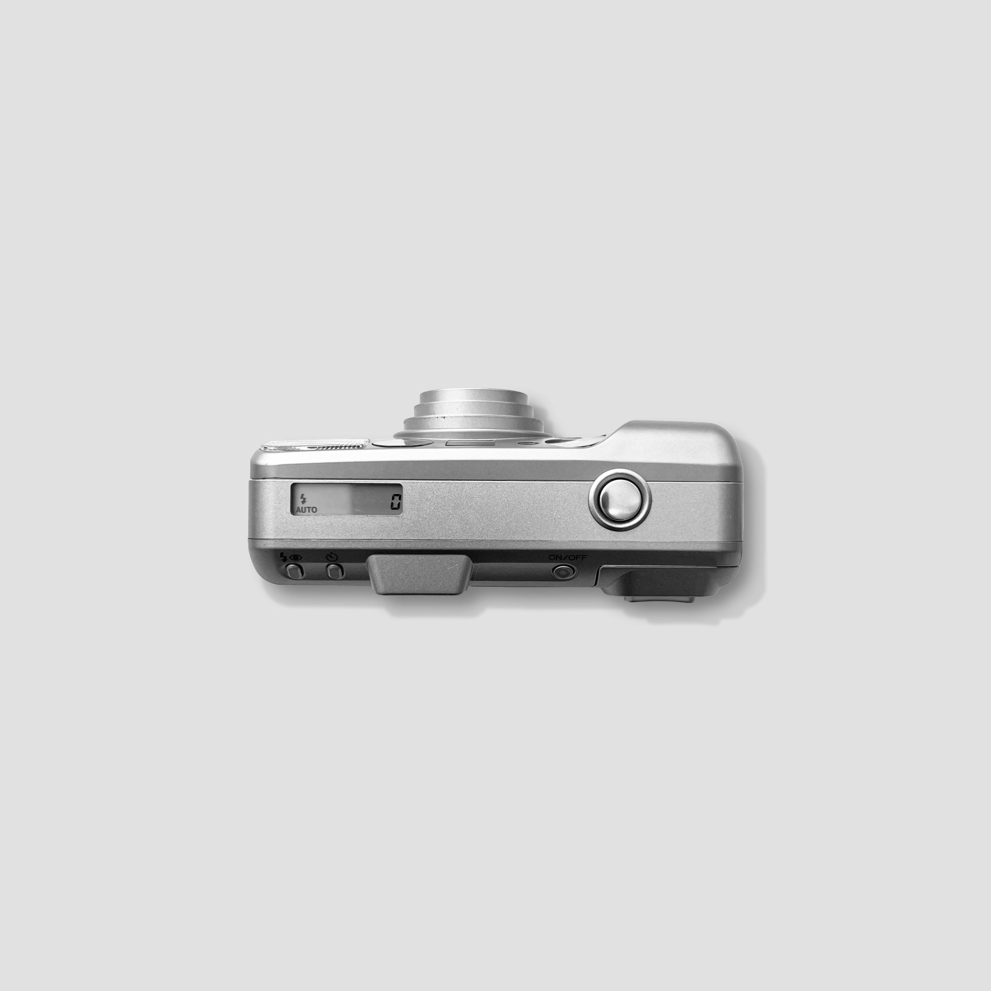 User -friendly interface of the Minolta Riva Zoom 115 highlighting its essential features.