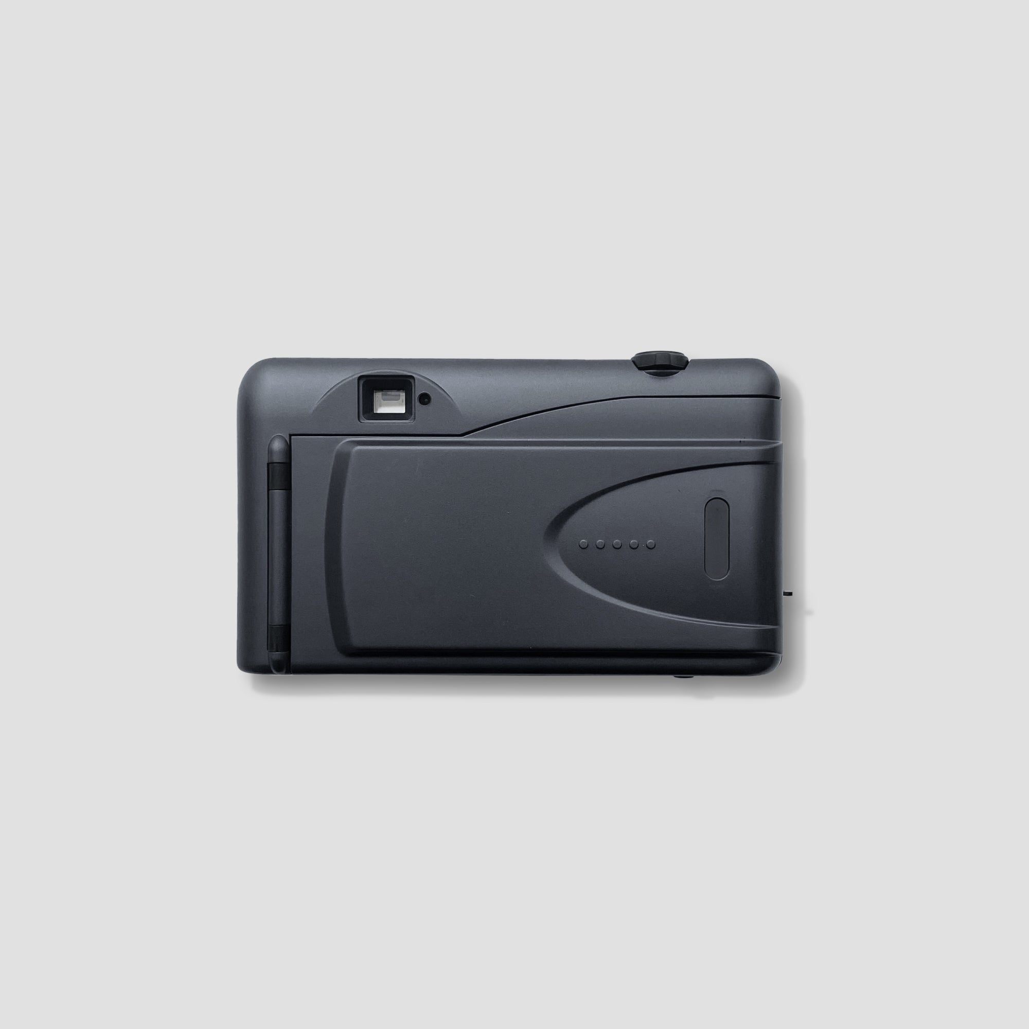 Camera in use, capturing a scenic outdoor shot with the Premier AF M-5500