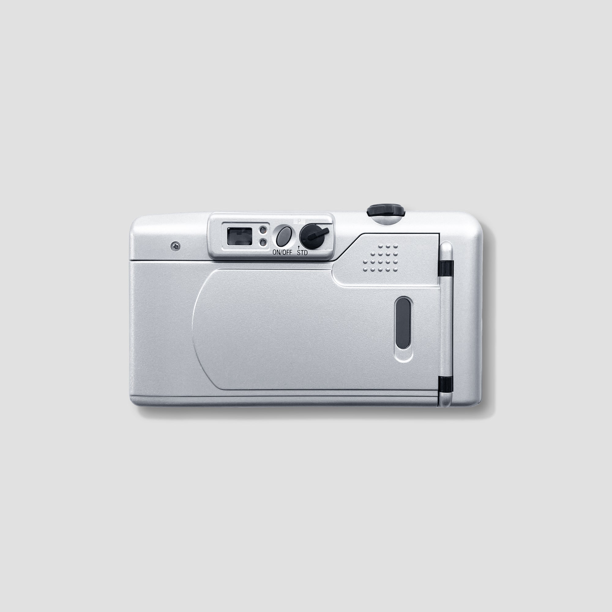 Revue 1250 AF Zoom being used outdoors for travel photography