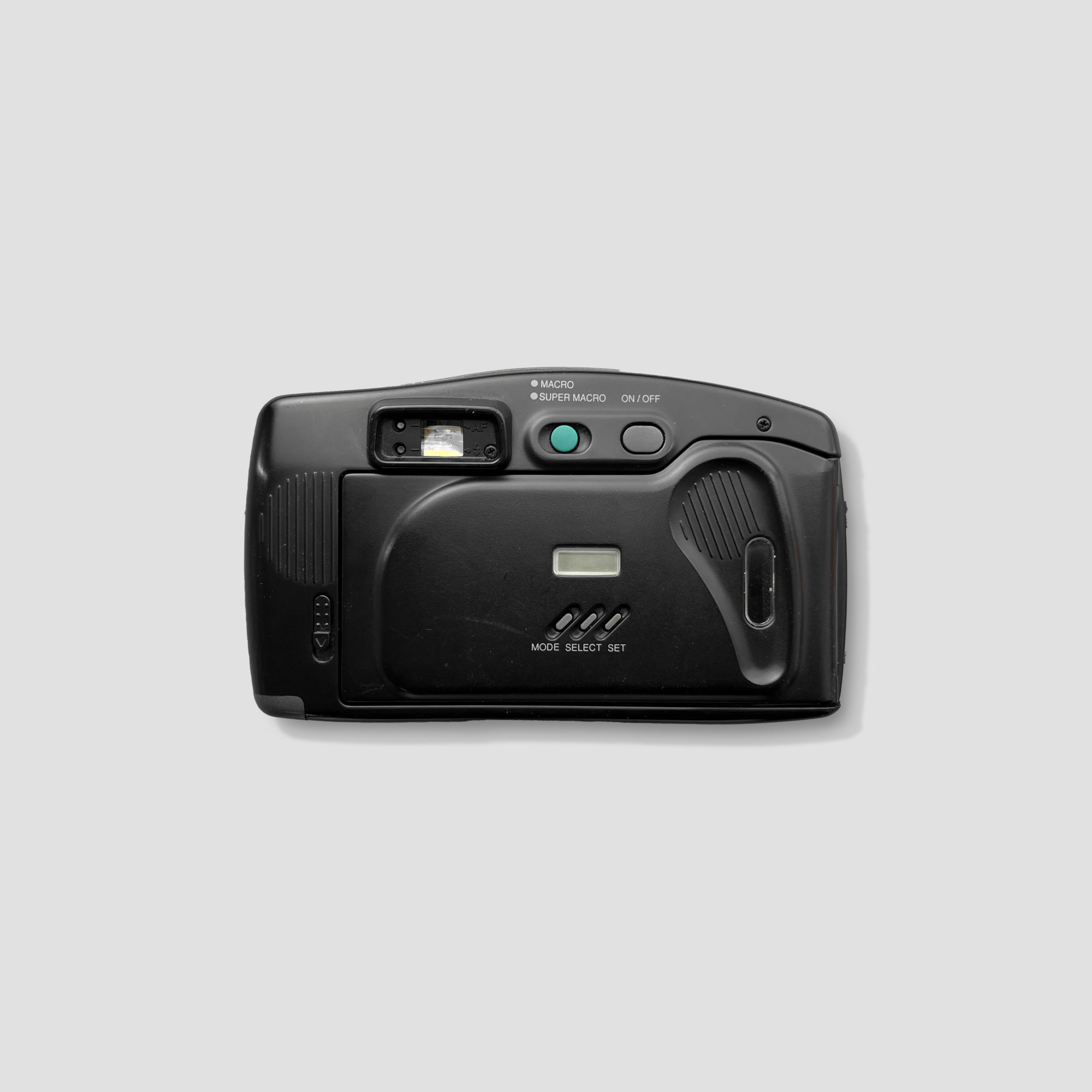 User-friendly interface of the Samsung AF Zoom 105S, perfect for beginners diving into 35mm photography.